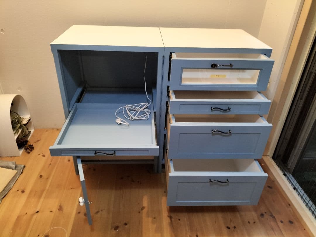 青色モダンデザインキャビネット