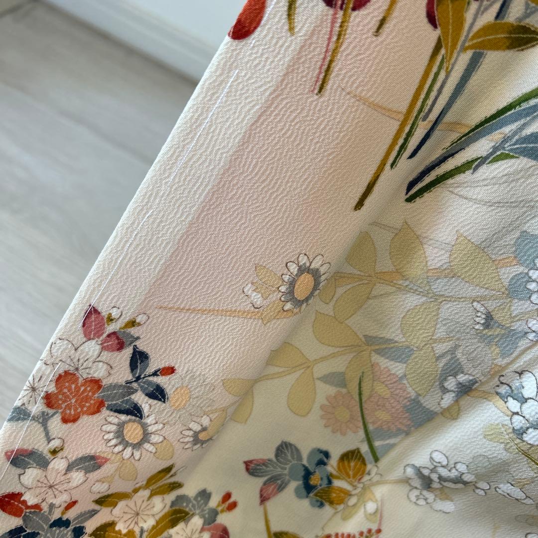 新品　しつけ糸付き　正絹振袖フルセット　古典柄華やかな花柄振袖 成人式