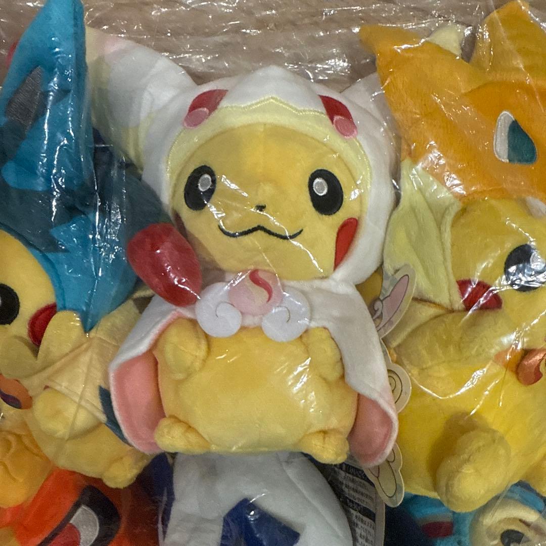 ピカチュウ ぬいぐるみ　6体