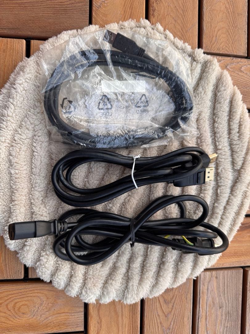 Dell 4Kモニター 23.8インチ P2415Q