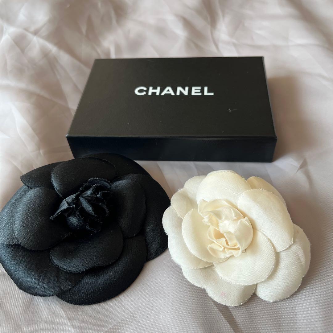 CHANEL シャネル/ ヴィンテージ　カメリアコサージュ・ブローチ　2個セット
