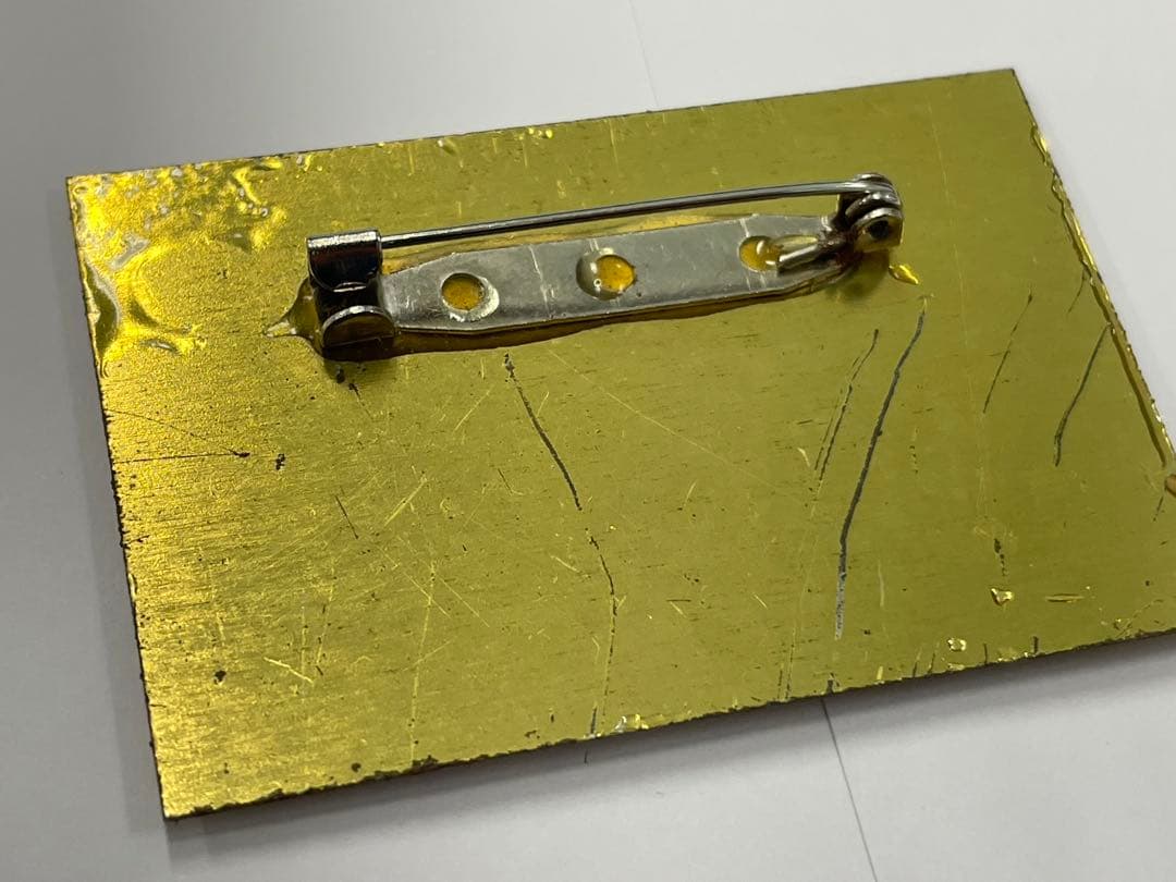 シリア アサド大統領 ピンバッジ