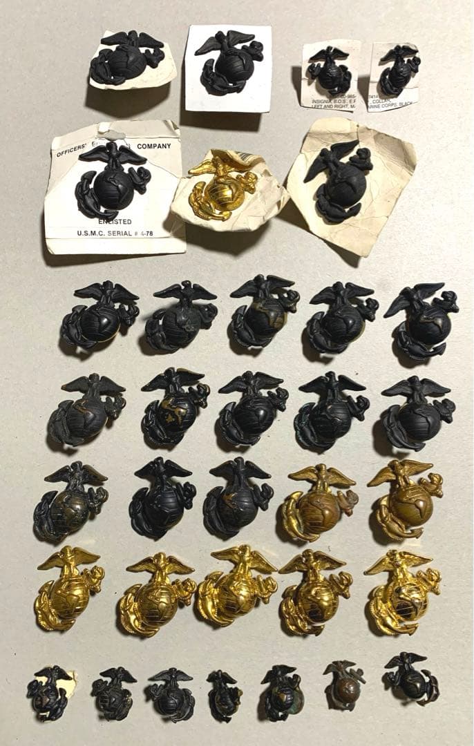 アンティークUSMCビンテージアメリカ海兵隊NAVY 帽章襟章バッチ帽章34個