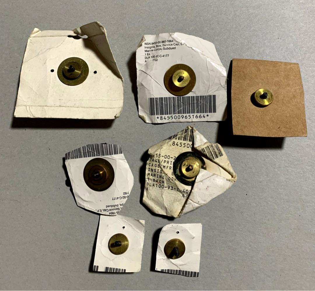 アンティークUSMCビンテージアメリカ海兵隊NAVY 帽章襟章バッチ帽章34個