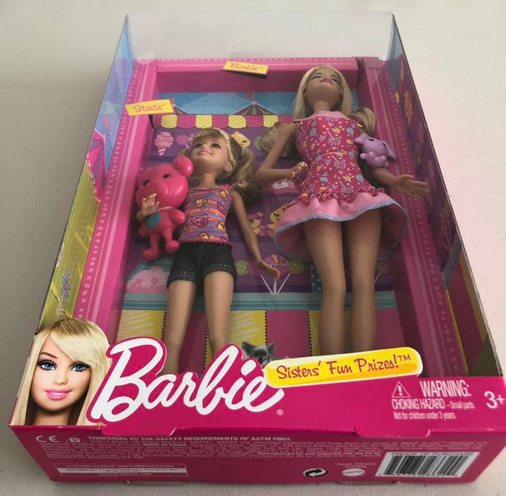 新品。アメリカで購入、バービー人形。姉妹で遊園地2012年。かわいい綺麗❤️