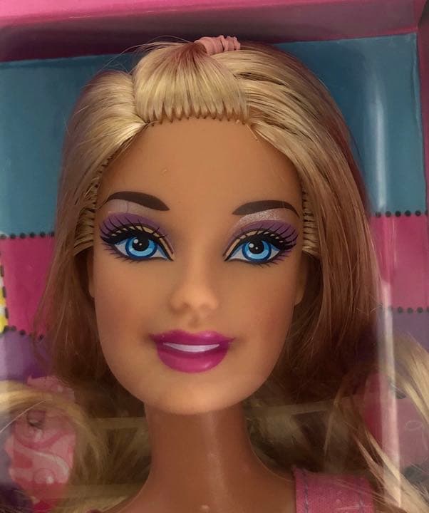 新品。アメリカで購入、バービー人形。姉妹で遊園地2012年。かわいい綺麗❤️