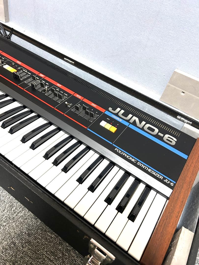 希少 roland juno-6 シンセサイザー ハードケース付き 動作確認済み