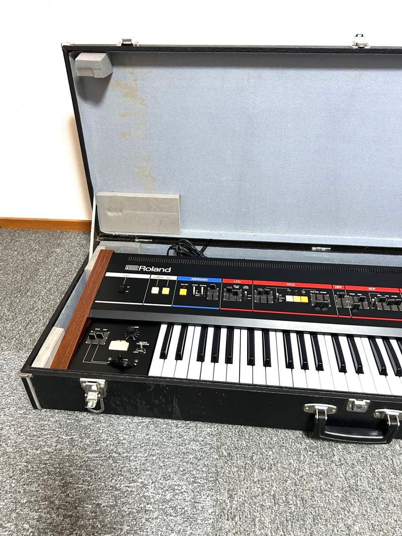 希少 roland juno-6 シンセサイザー ハードケース付き 動作確認済み