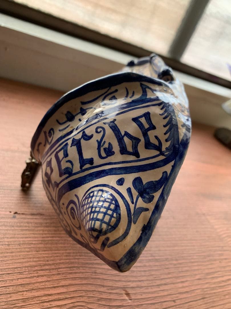 グランピエ　ビンテージスペイン陶器の聖水入れ壁掛け！大胆な筆使いが魅力！