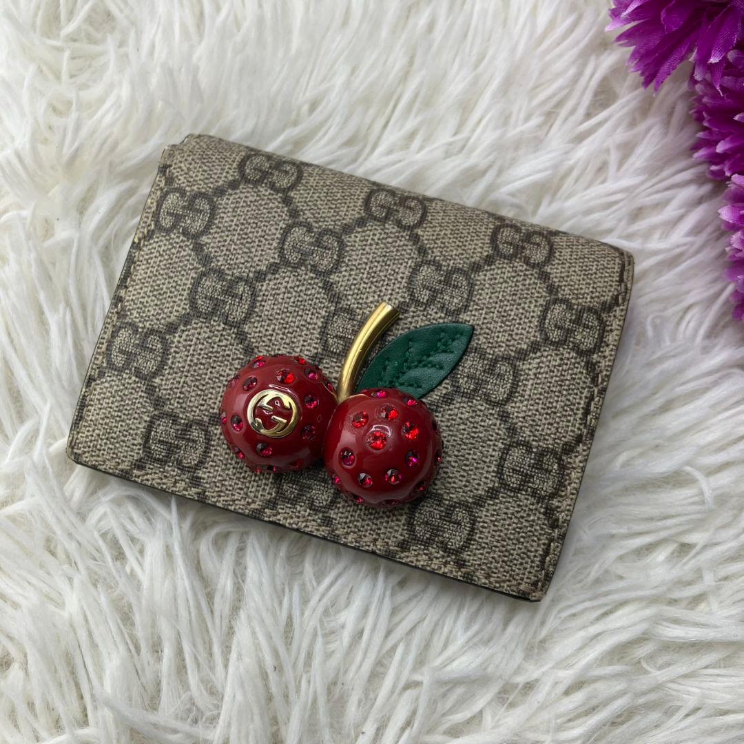✨美品✨ GUCCI 二つ折り財布 チェリー GG柄 ストーン抜けナシ