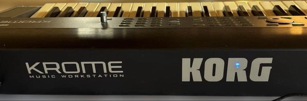 KORG KROME-73 ペダル・ケース付 動作良好