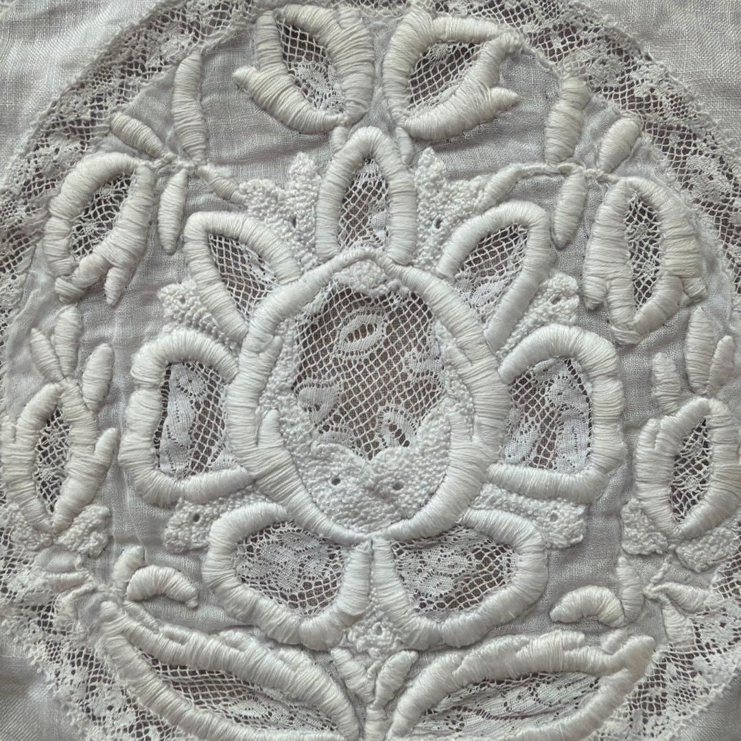 フランスアンティーク リネン手刺繍ドイリー ホワイトワーク／カットワークレース