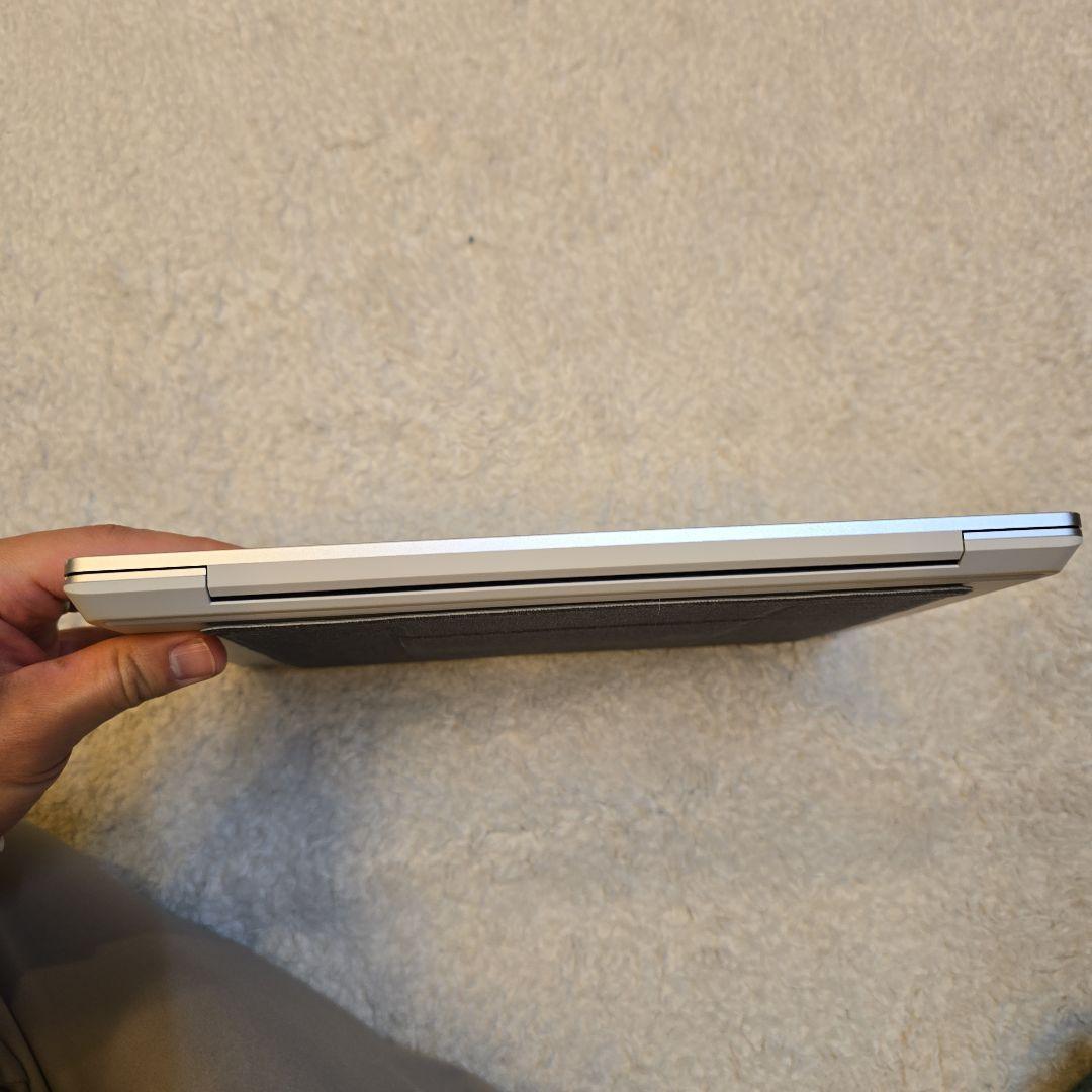 Microsoft Surface Laptop Go シルバー 本体と付属品