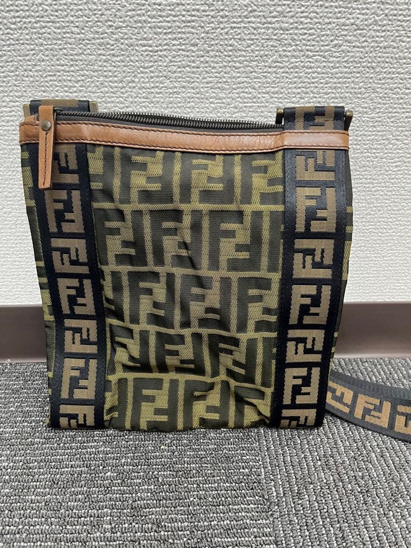 Fendi ショルダーバッグ ロゴプリント