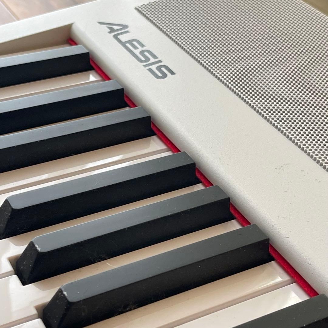 【ほぼ新品】Alesis Recital 88鍵盤　電子ピアノ【ホワイト】