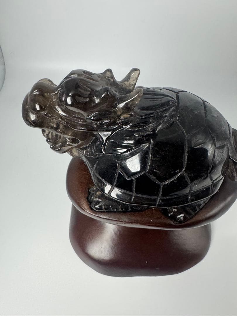 モリオン龍亀　天然石　置物　台座付き