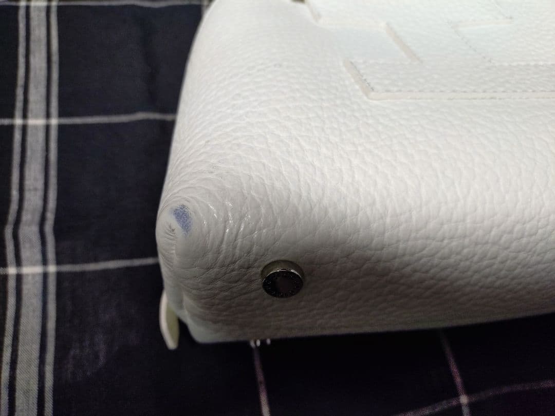 【極美品】IACUCCI ギブリ S　ハンドバッグ 希少カラー　ホワイト