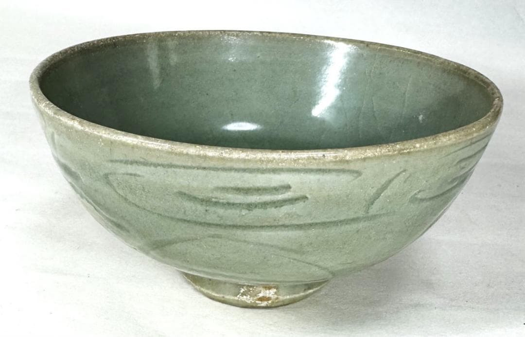 宋時代 龍泉窯青磁刻花茶碗 箱付 時代品 伝世品焼物 歴史唐物 WWTT185