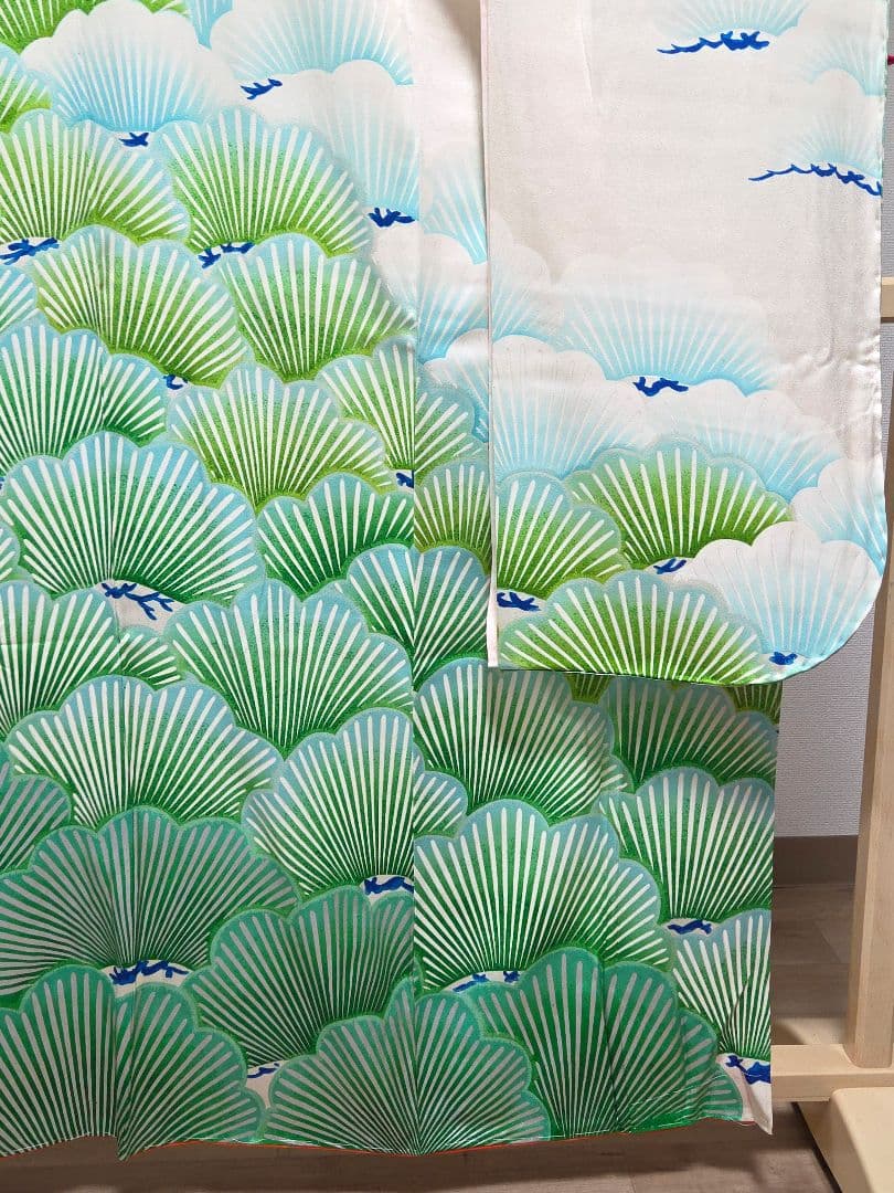 A5◆着物くつろぎ レトロ 豪華な松の木 銀彩 金駒刺繍 袷 正絹 振袖 着物