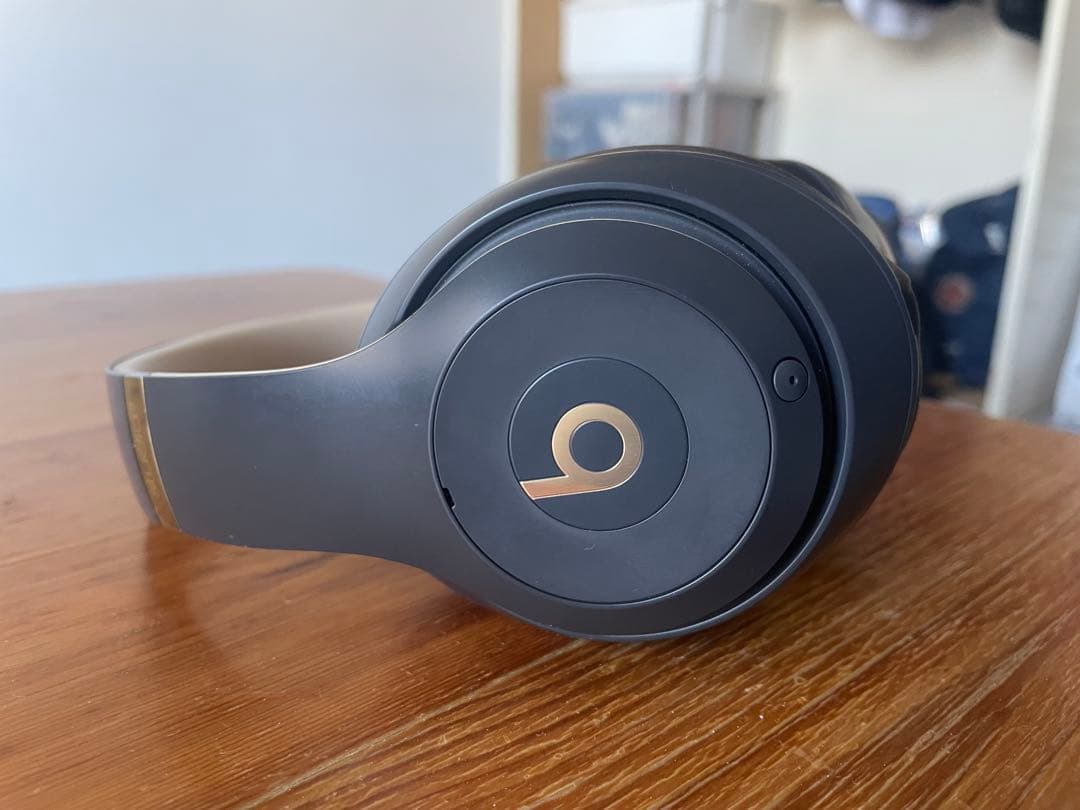 Beats studio3 Wireless ヘッドホン ブラック/ゴールド