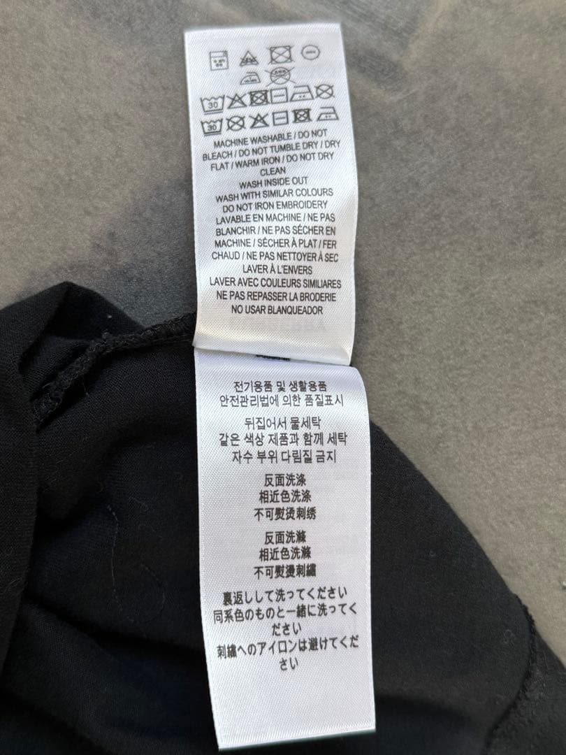 BURBERRY ブラック Tシャツ　2025