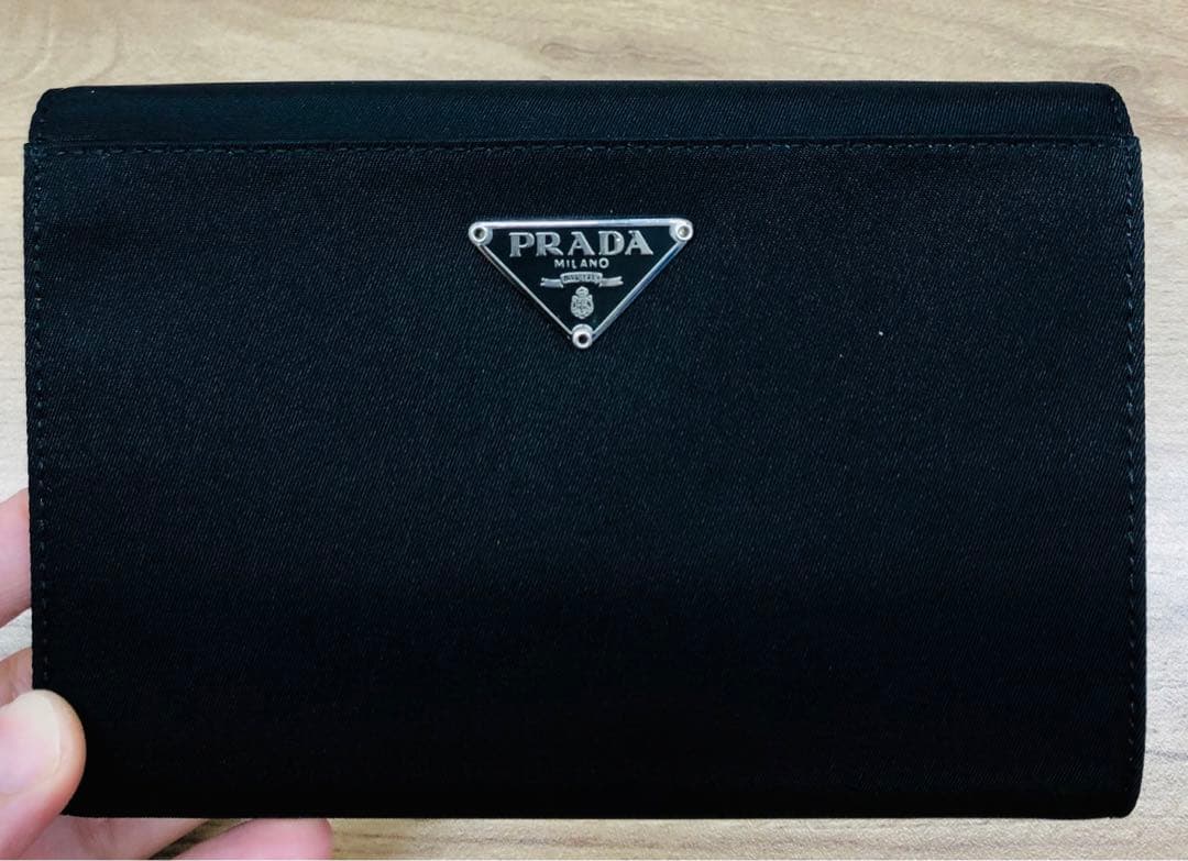 新品！ PRADA 3つ折り財布 ブラック