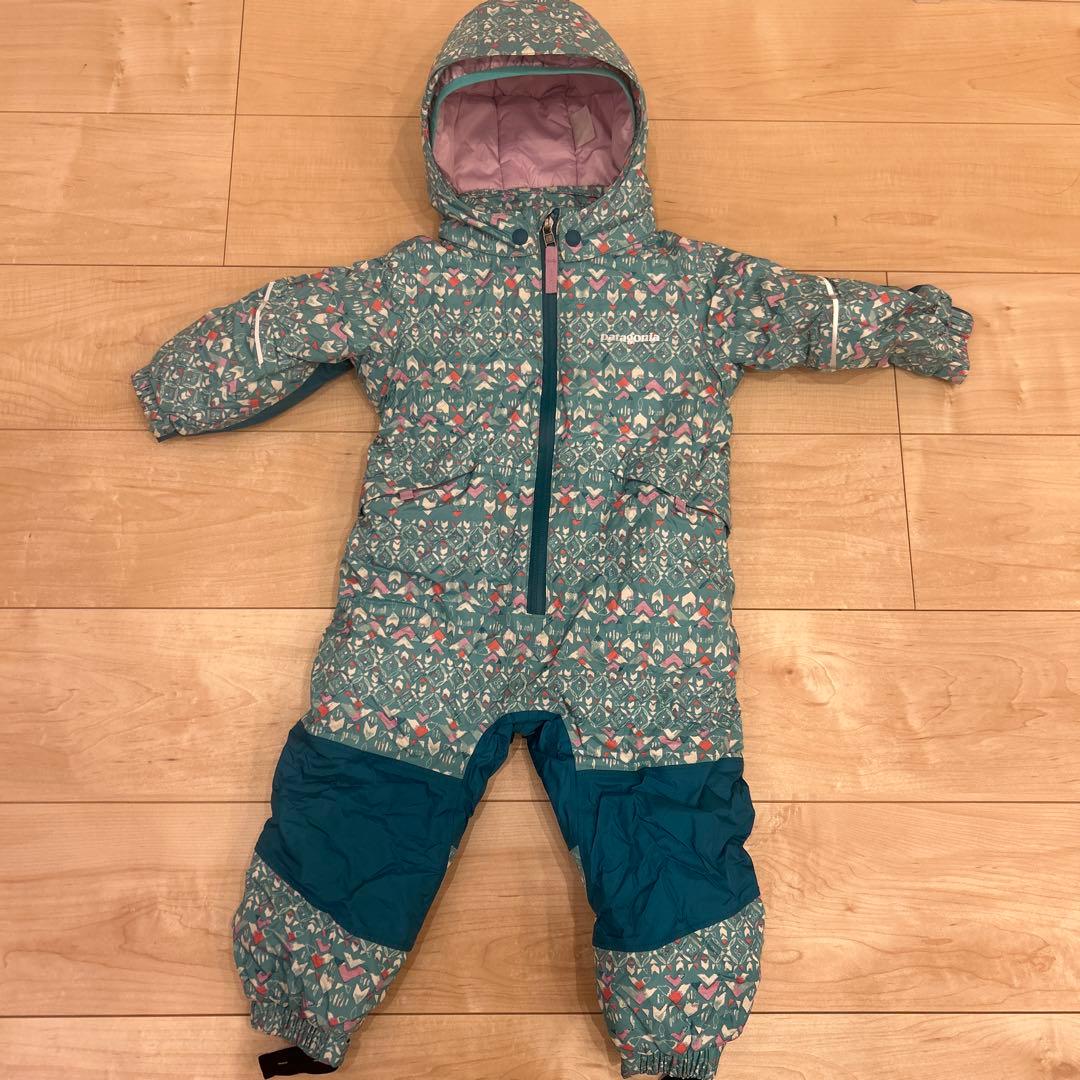 patagonia スキーウェア　フード付きスノースーツ 6-12M