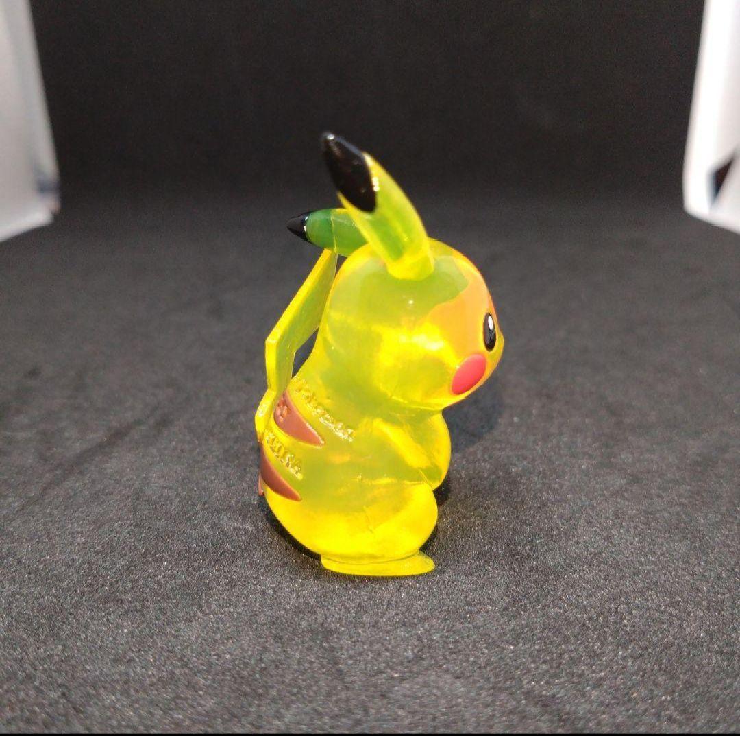 ピカチュウ　初期　レトロ　ポケモン　モンコレ　クリア　劇場　限定品　匿名配送