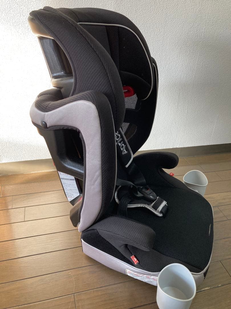 Aprica エアグルーヴ 車用チャイルドシート ブラック 9kg〜36kgまで