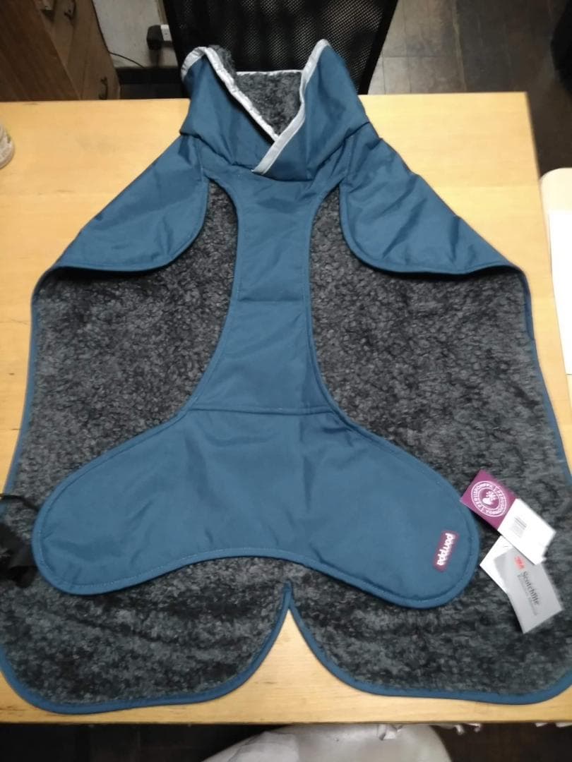 フィンランドデザインのPomppa・ドッグジャケット。