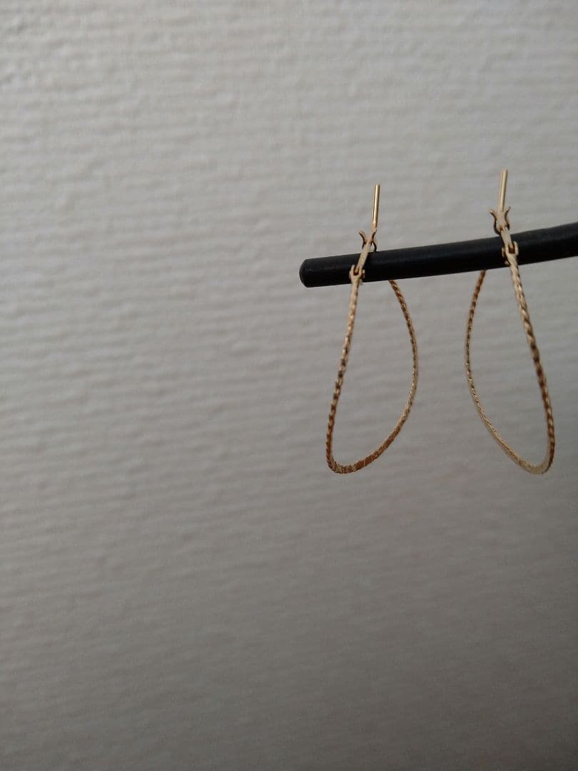 agete アガット両耳ひねり フープピアス 10K
