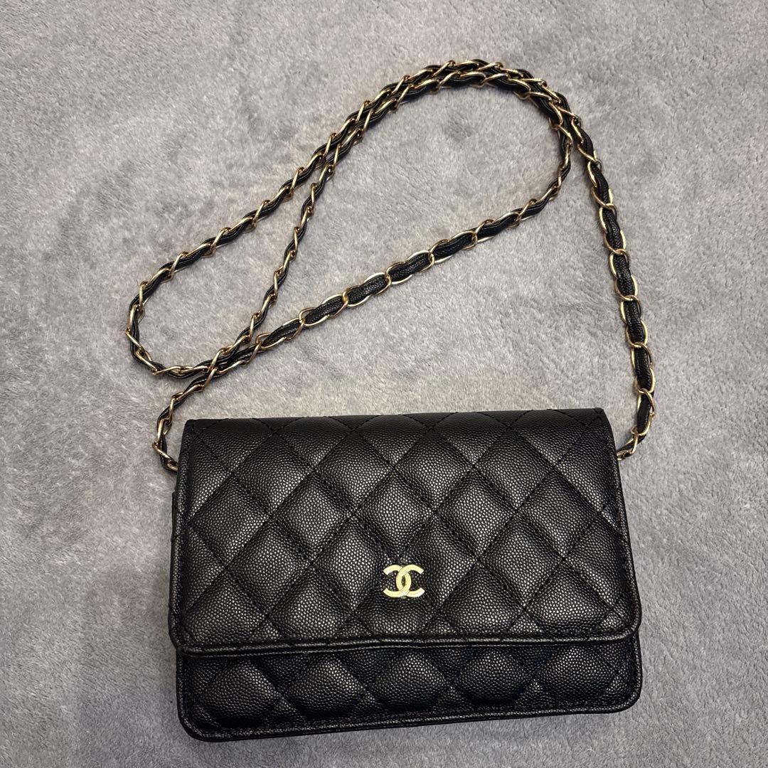 CHANEL ブラックレザー ショルダーバッグ ノベルティ