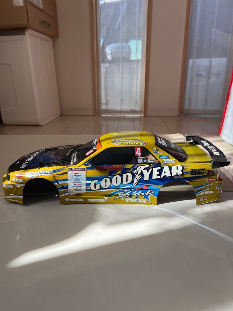 ヨコモ GOODYEAR Racing b324R GT-R ボディー