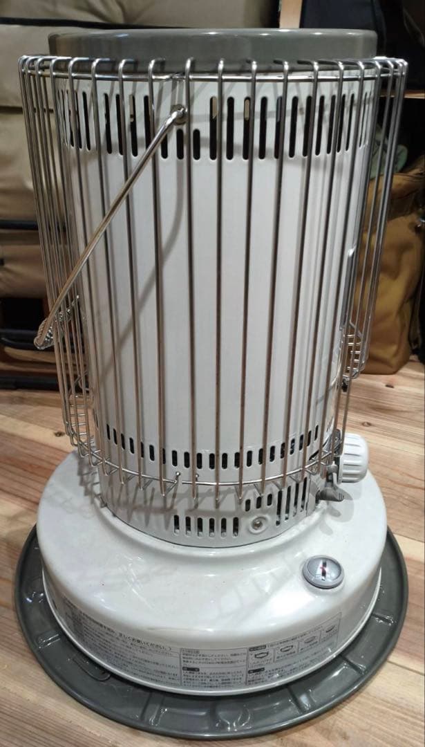 ピ*リ様 TOYOTOMIトヨトミ石油ストーブ KS-67H 23年製ホワイト