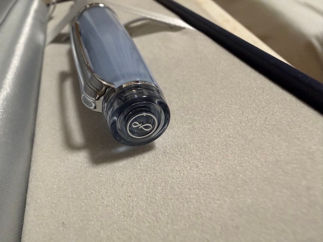 八文字屋　銀山スノーグレー　細字F インク付き