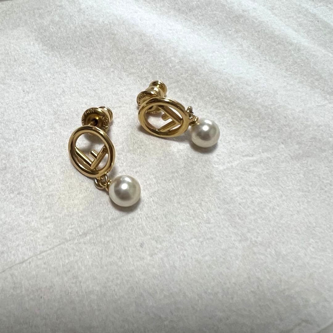 FENDI ピアス