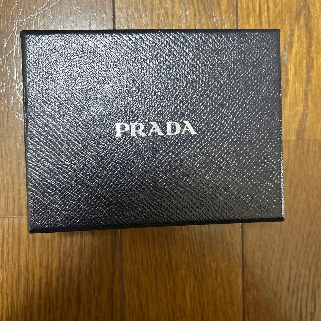 PRADA エピレザー ブラック ケース