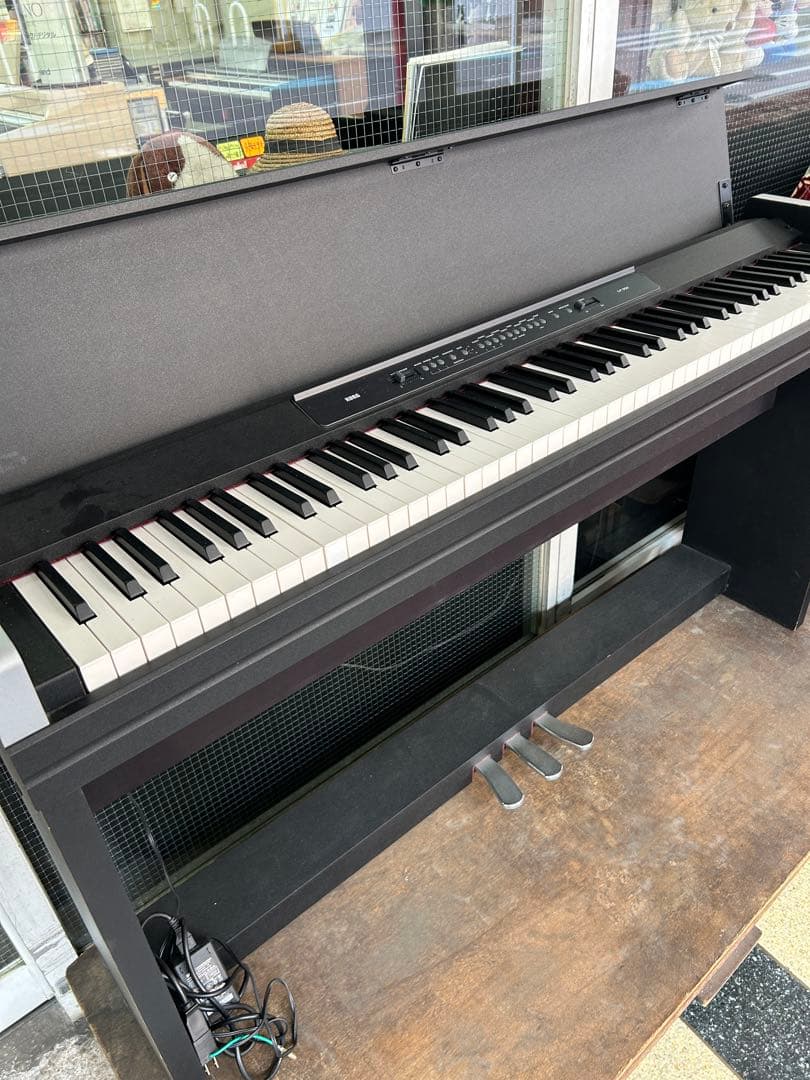 超価格、コルグ電子ピアノ、LP350、人気コンパクト、ピアノ強弱タッチ、イス付♪