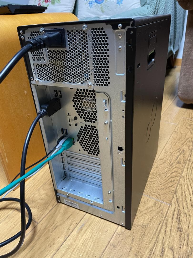 Fujitsu PRIMERGY TX1310 M3 サーバー