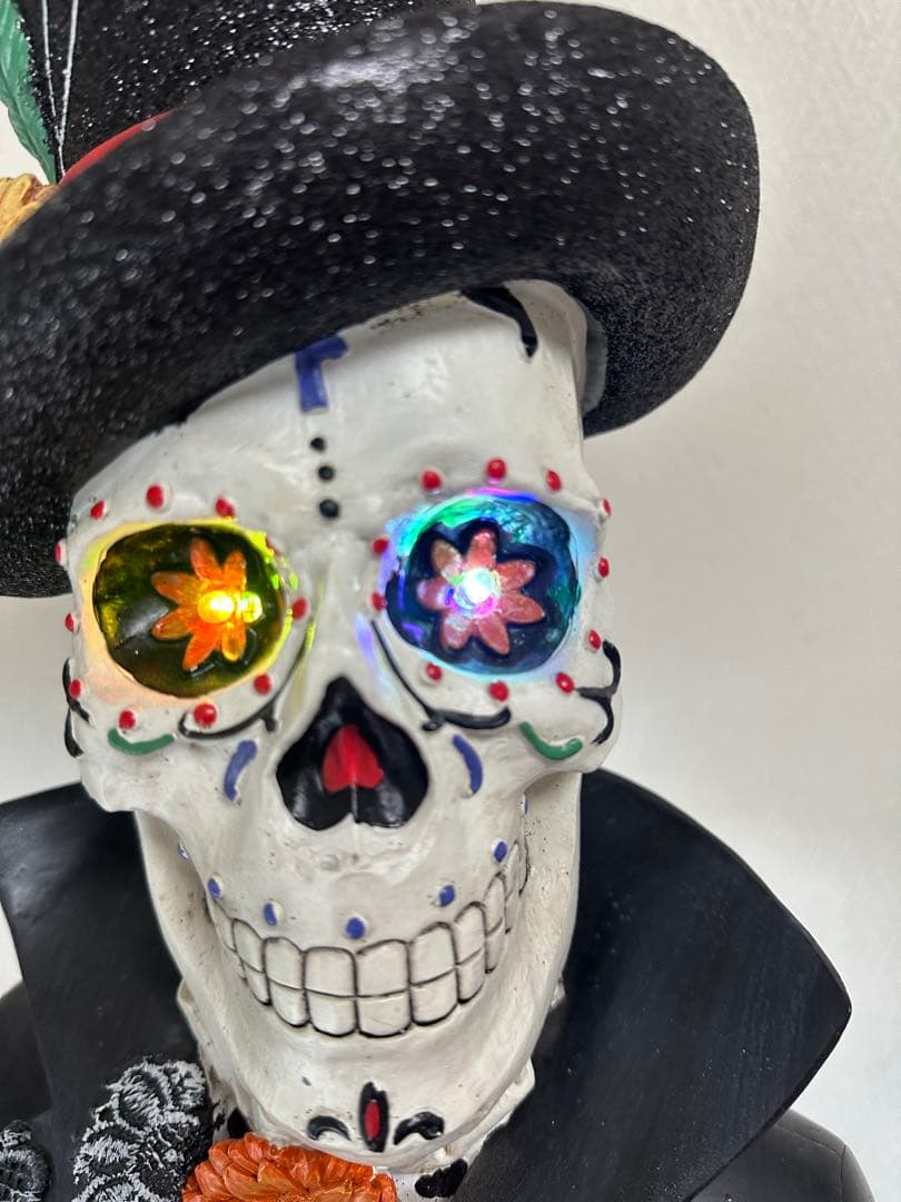 ライト付きスカル像