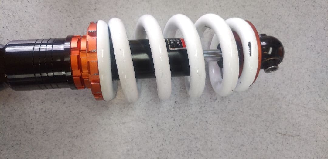 cbx400f、CBX550F用プリティーレーシング製、ハイパフォーマンスサス