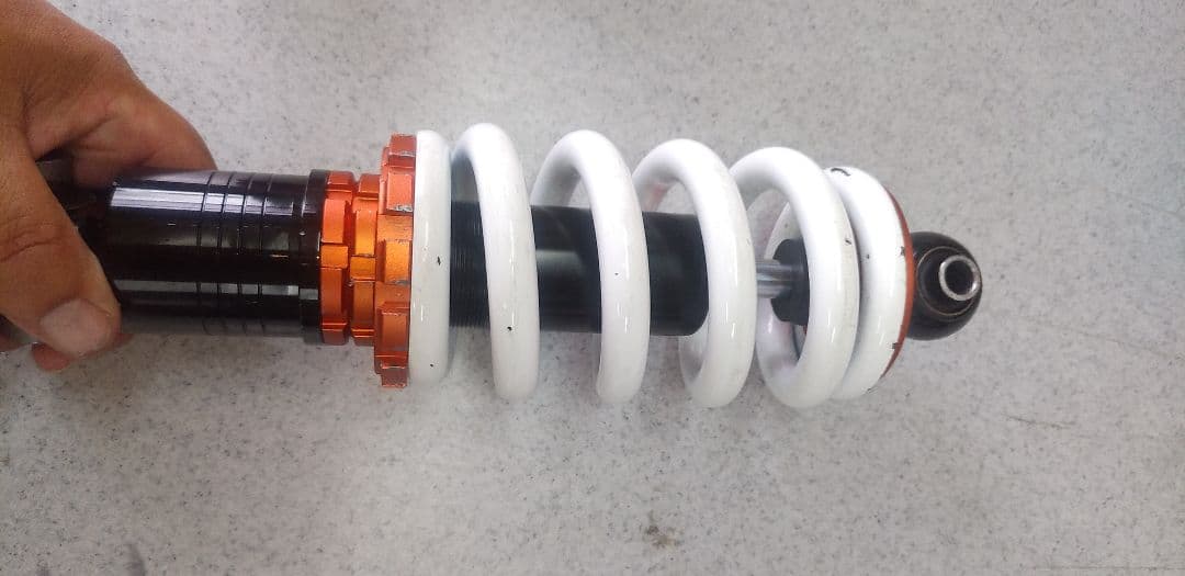 cbx400f、CBX550F用プリティーレーシング製、ハイパフォーマンスサス