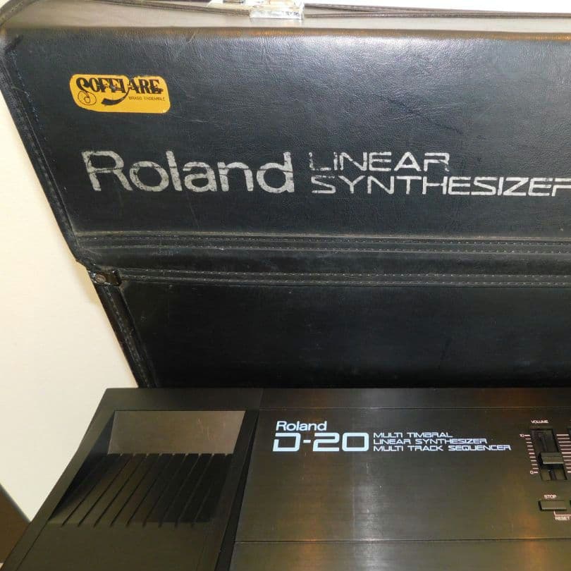 Roland ローランドD-20 シンセサイザー ハードケース付