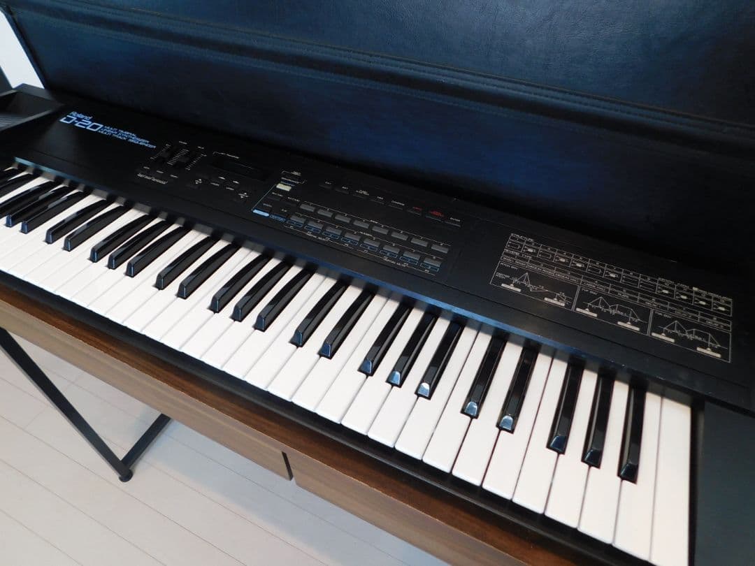 Roland ローランドD-20 シンセサイザー ハードケース付