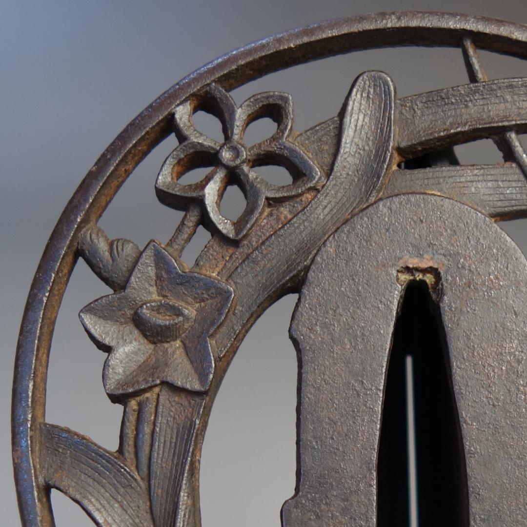 【 歳寒雅友透鐔 無名 長州 】(鑑定書有) 鍔 鐔 刀装具 日本刀 武具 骨董