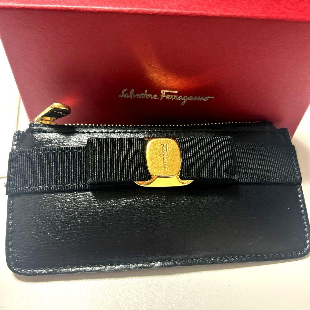 haru＊様交渉中　フェラガモ ウォレット カードミニ財布