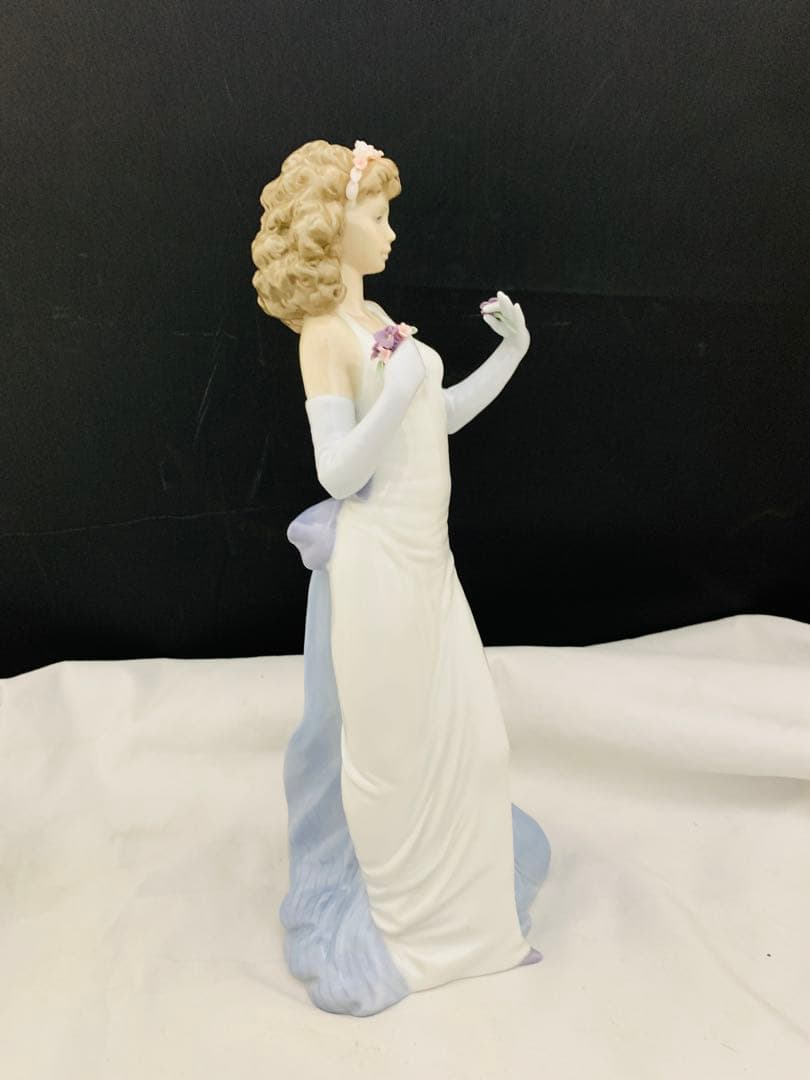 LLADRO 女性　花　置物　飾物