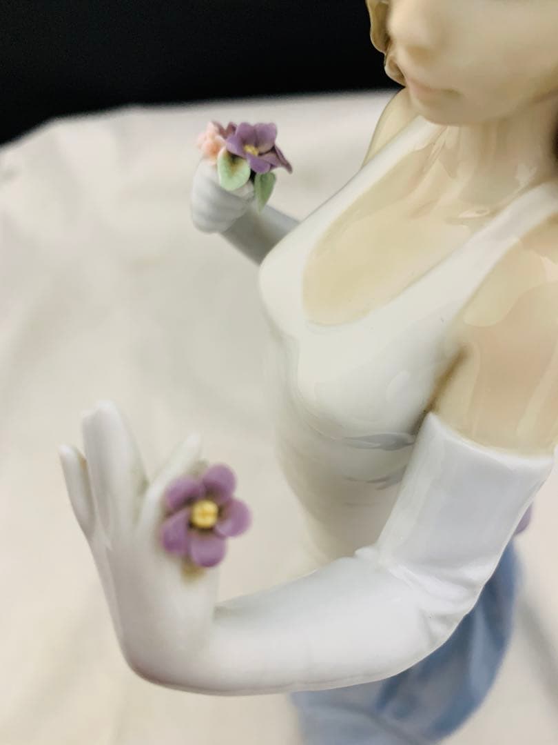 LLADRO 女性　花　置物　飾物