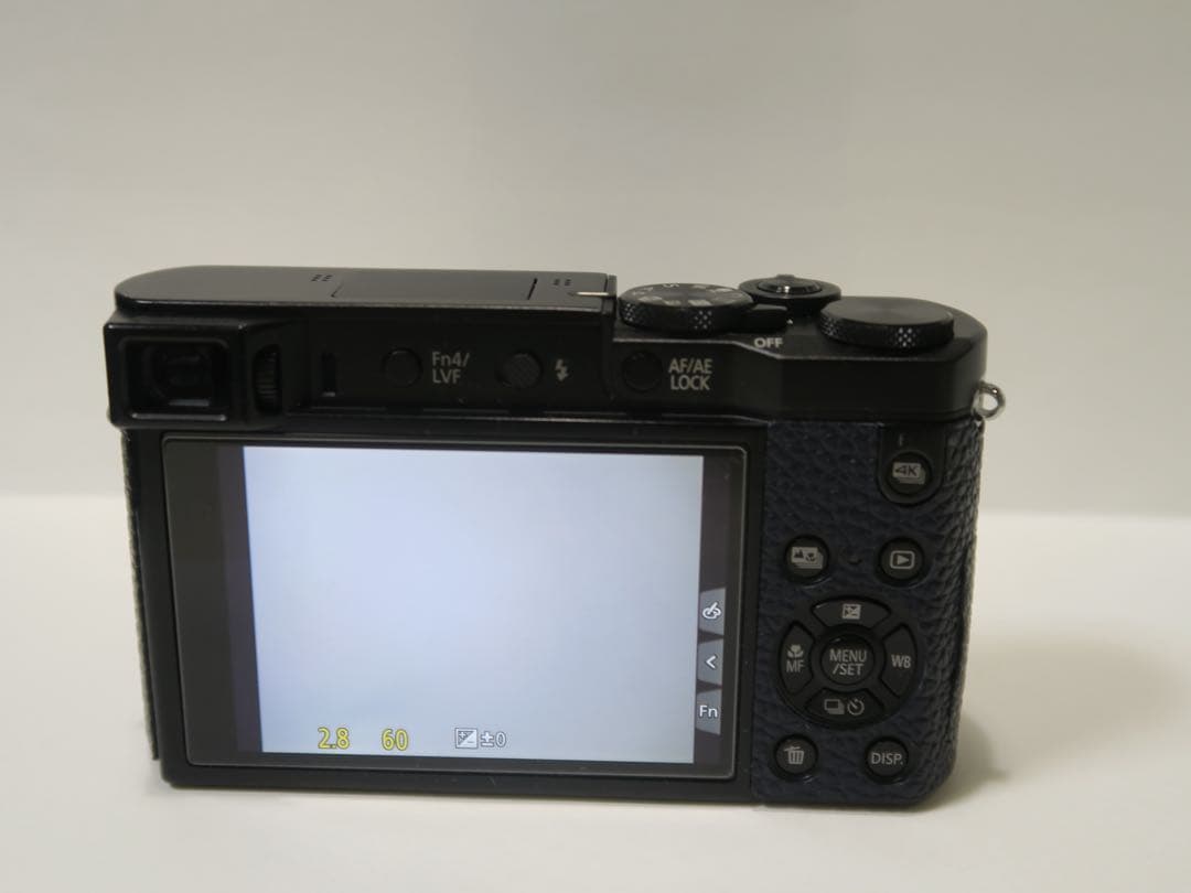 デジタルカメラ Panasonic LUMIX DMC-TX1