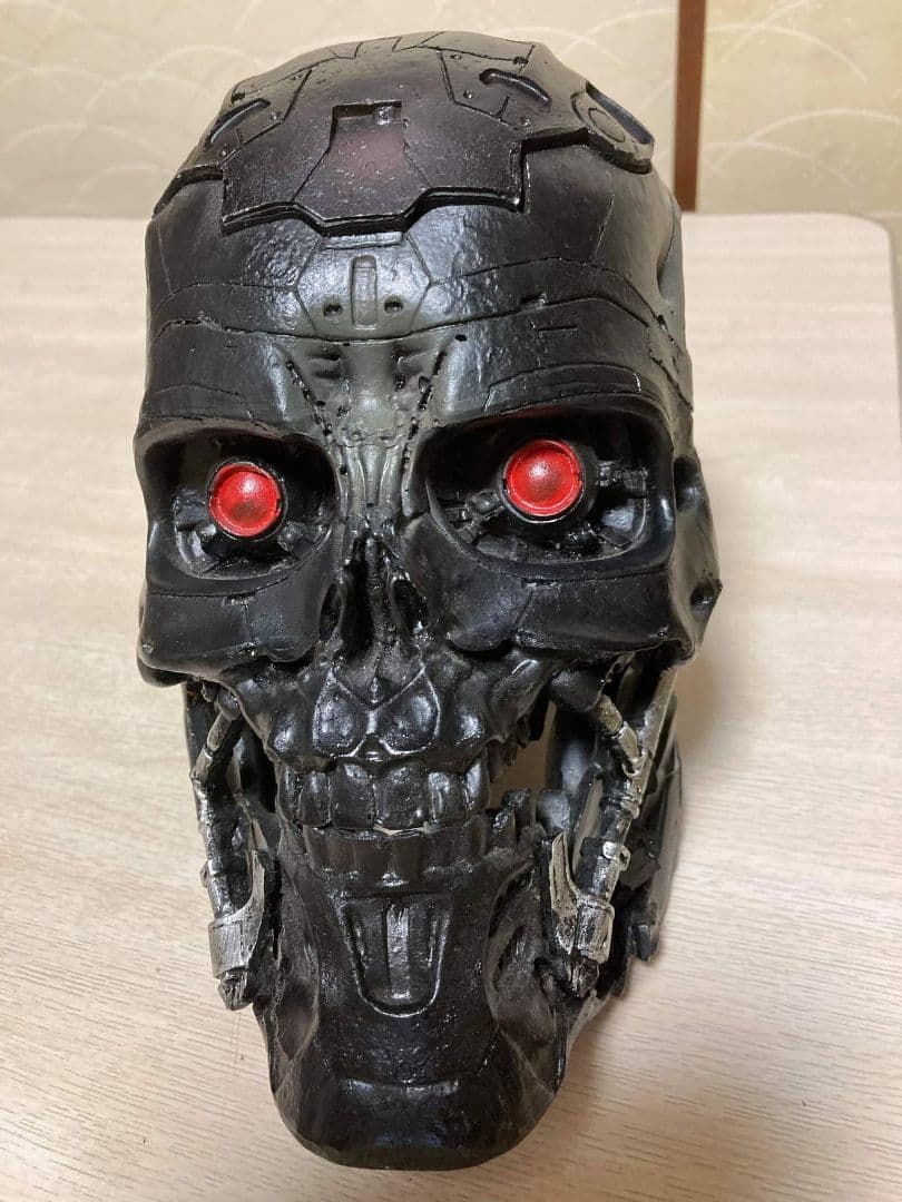 ターミネーター風スカル置物 フィギュア。